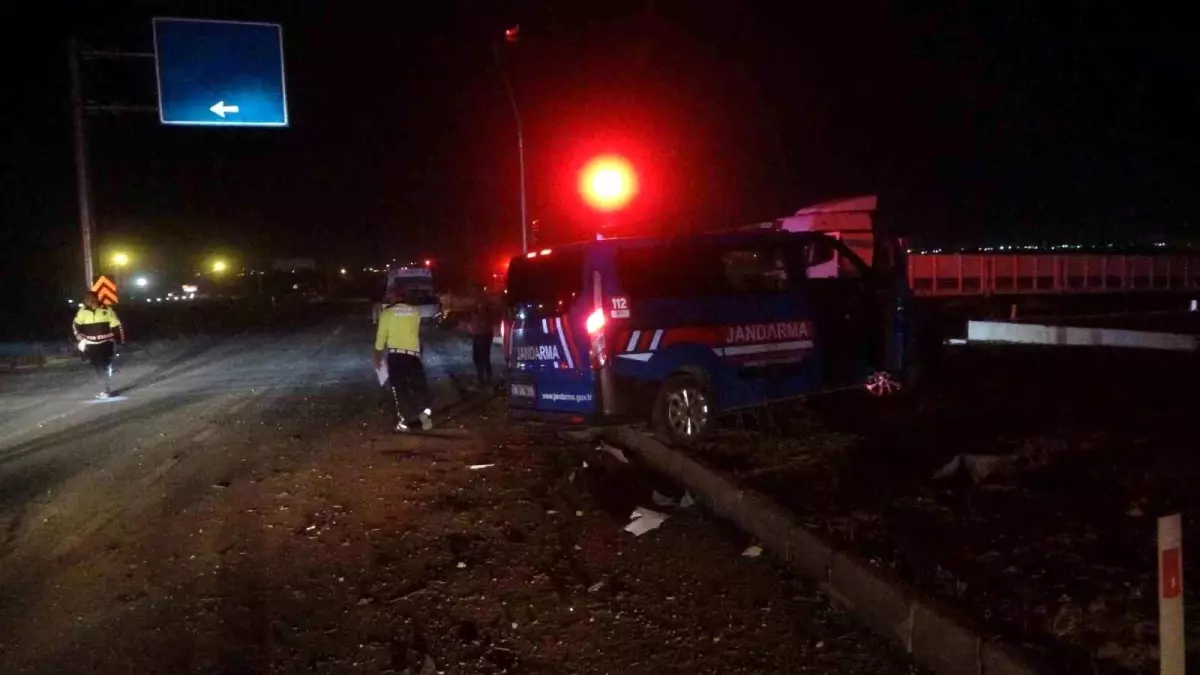 Malatya’da Askeri Araçla Otomobil Çarpıştı