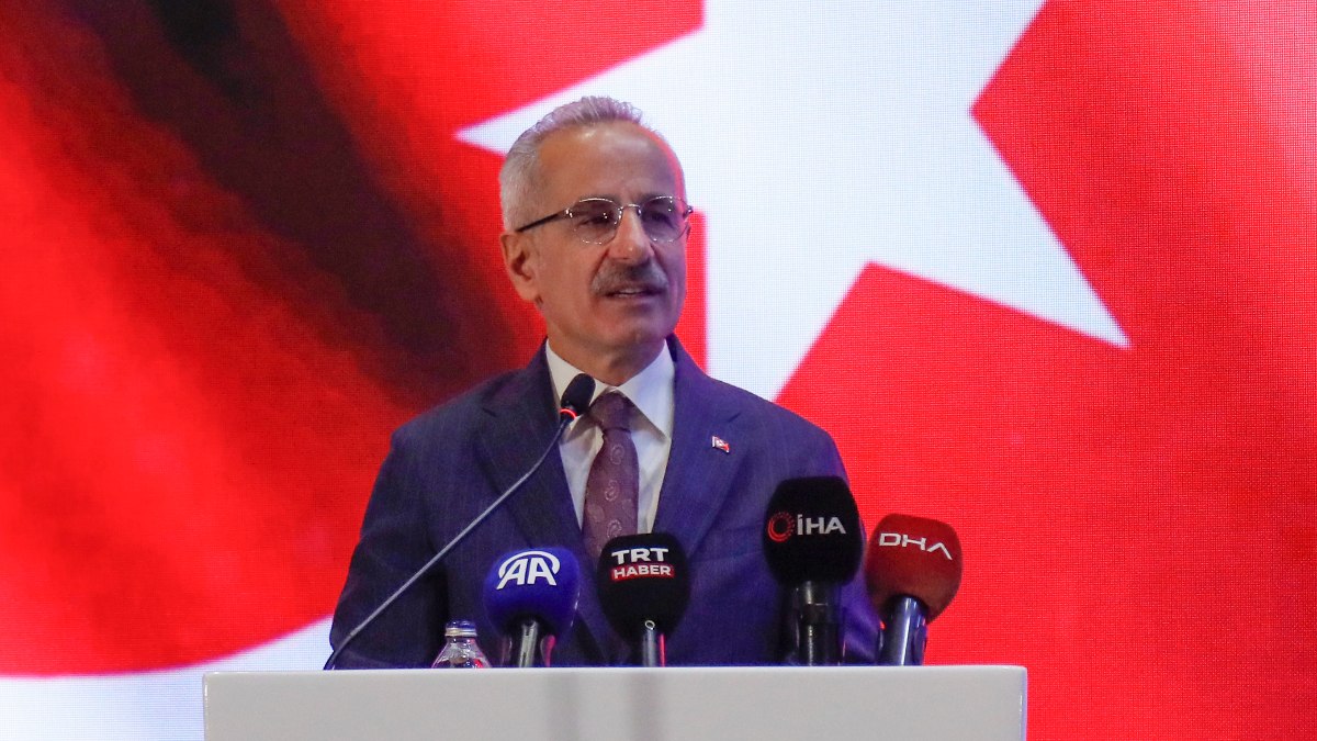 Abdulkadir Uraloğlu: 2025 sonunda 250 milyon hava yolu yolcusu öngörüyoruz